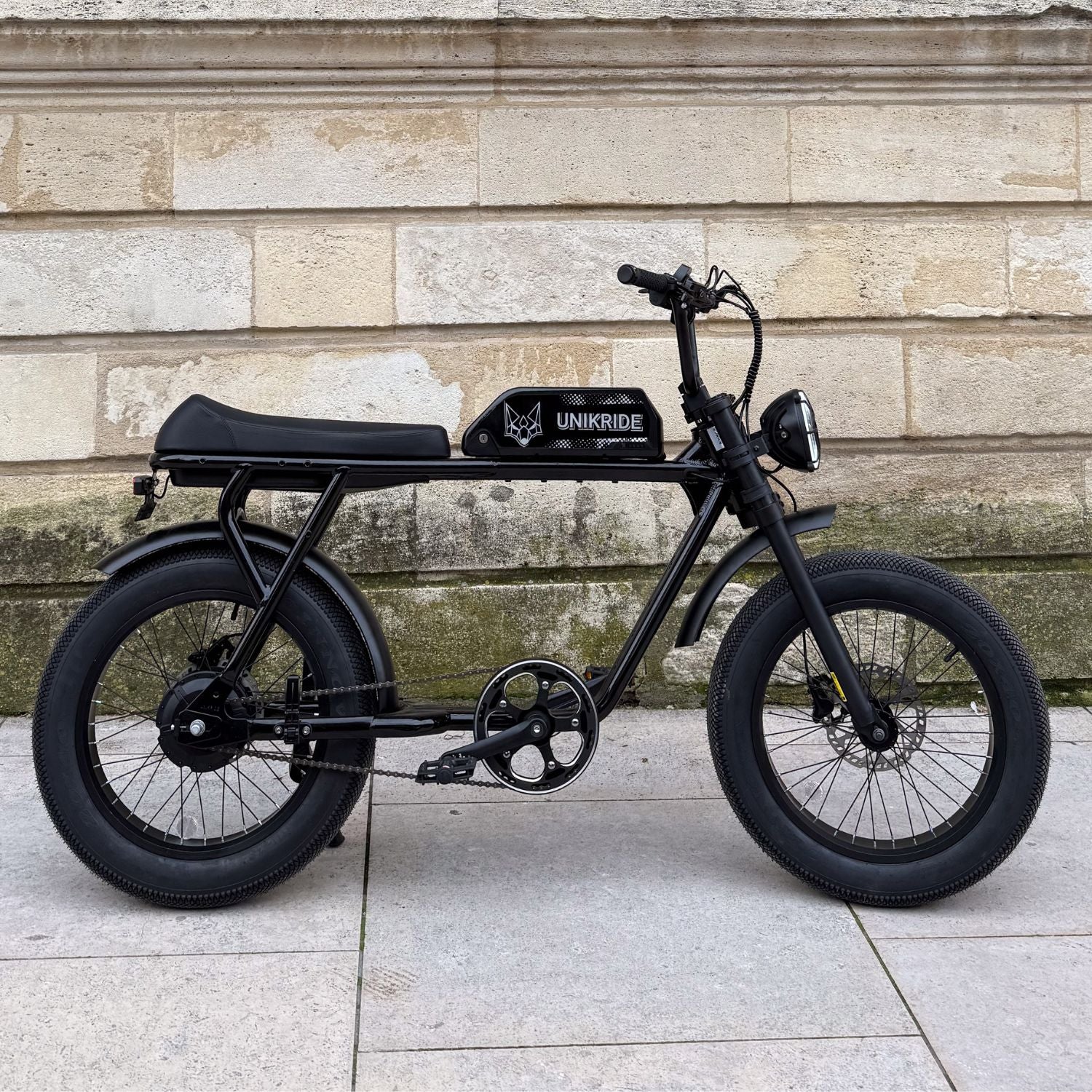 Fatbike 2 places City XS noir mat vue profil complet – vélo électrique biplace compact Unikride