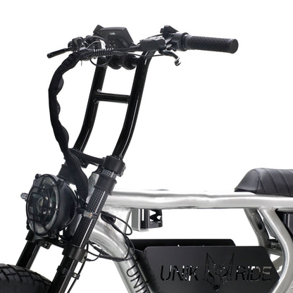 Guidon et fourche avant du Fatstreet Xtrail biplace électrique argent avec cadre aluminium brossé verni