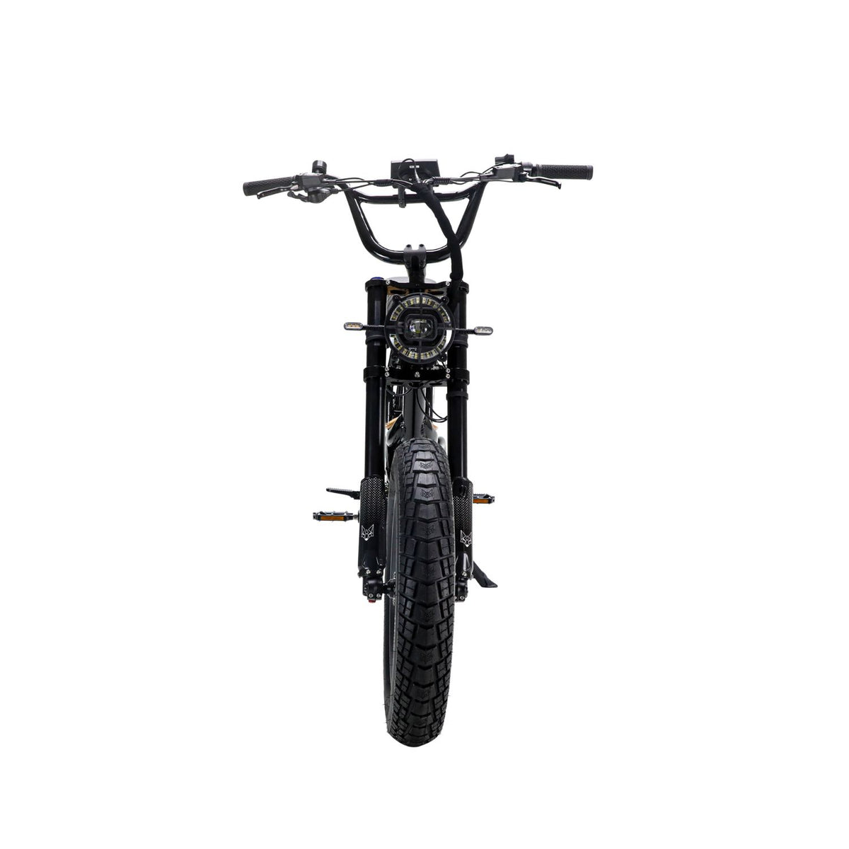 Vélo électrique Fatstreet XTrail Sport cadre bas noir vu de face, avec phare rond et pneu large