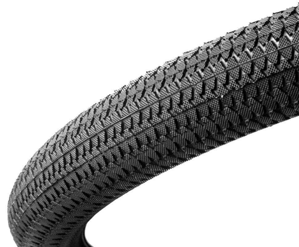 KENDA Snake tire